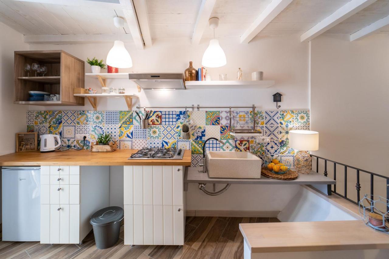 Casa Talete Cozy Apartment In Ortigia - First Floor Syracuse Bagian luar foto