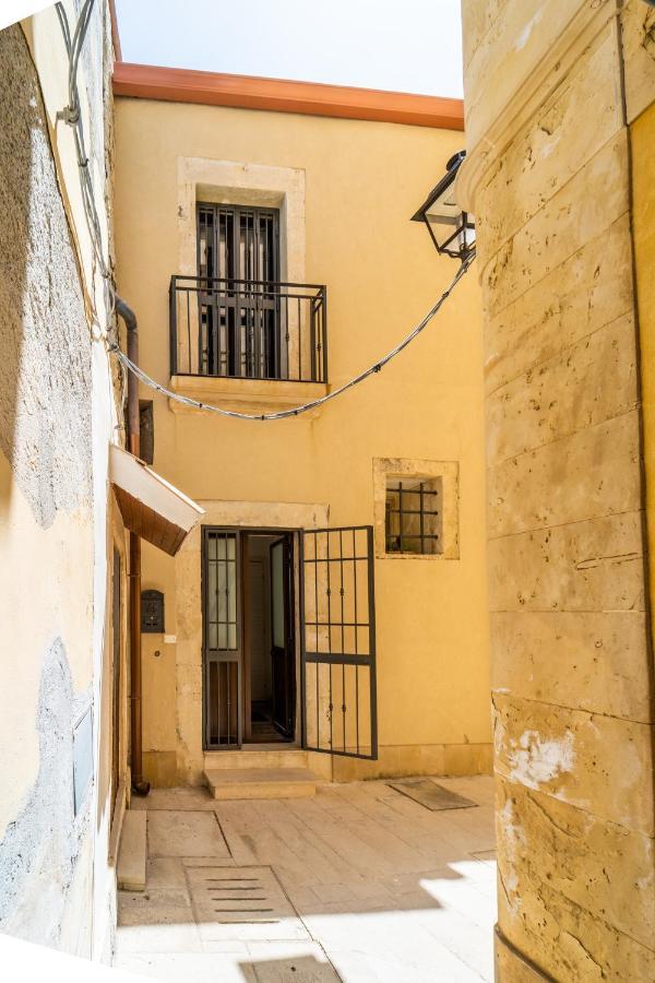 Casa Talete Cozy Apartment In Ortigia - First Floor Syracuse Bagian luar foto